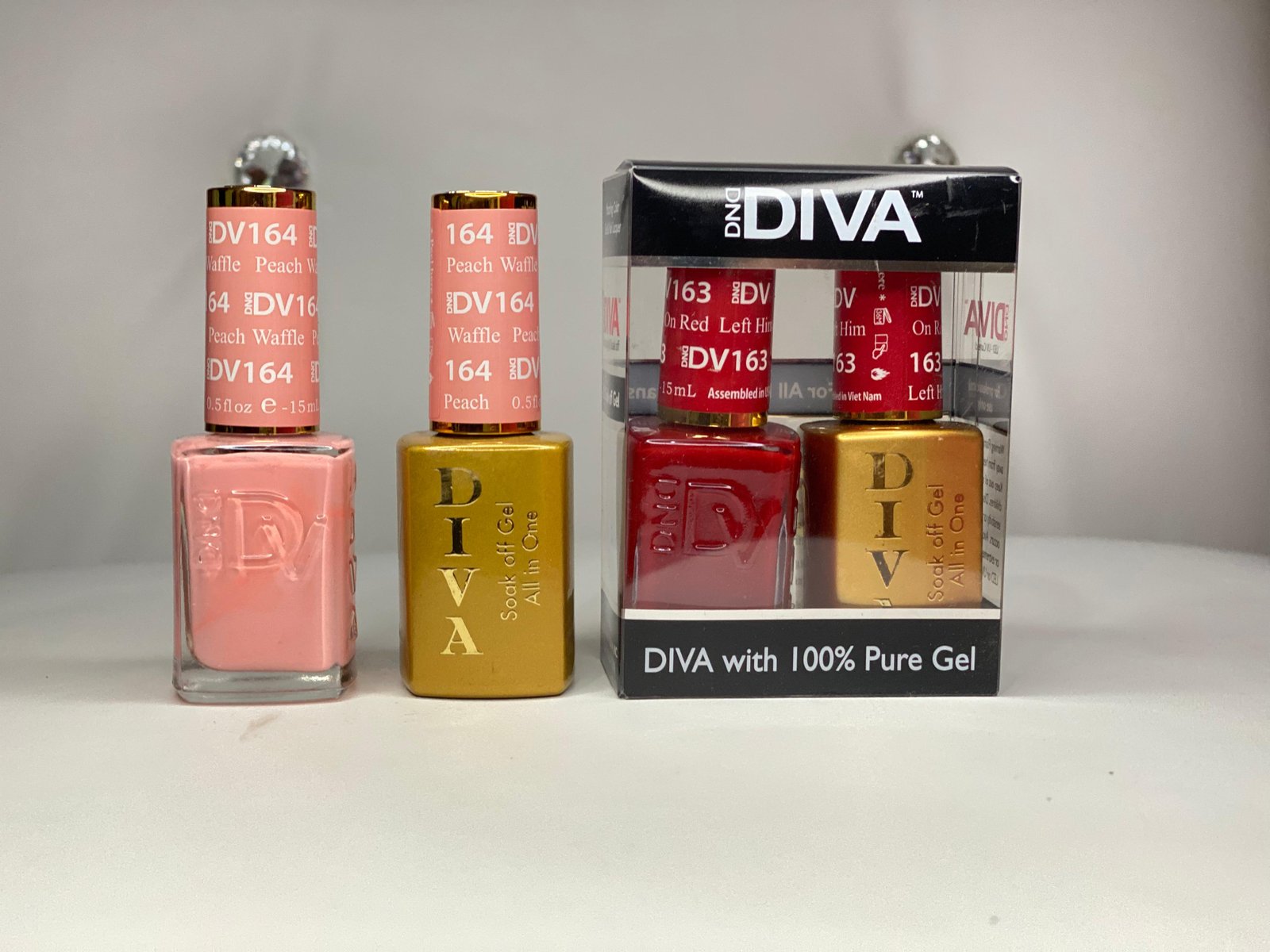 Frasco de DND Diva Gel